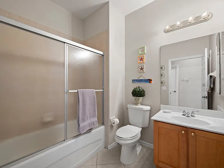 3990 Bishopwood Ct W #202 — Photo 13
