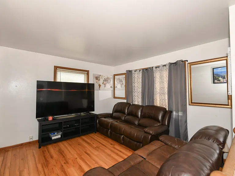 2911 E Vogel Ave #B — Photo 5