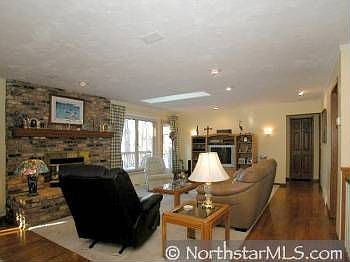 3rd image of 840 Oriole Ln