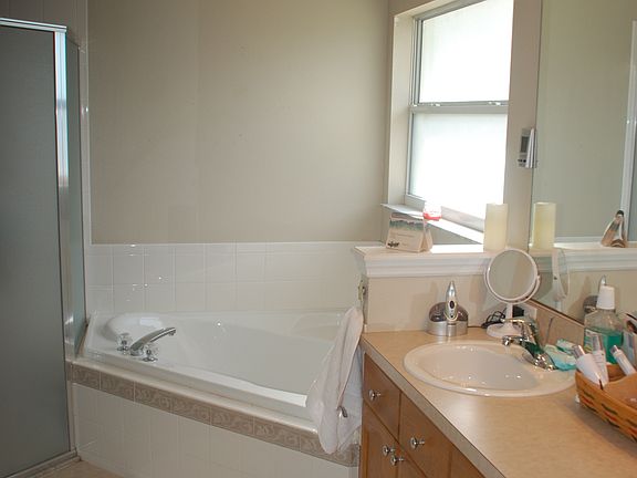 master bath with garden tub