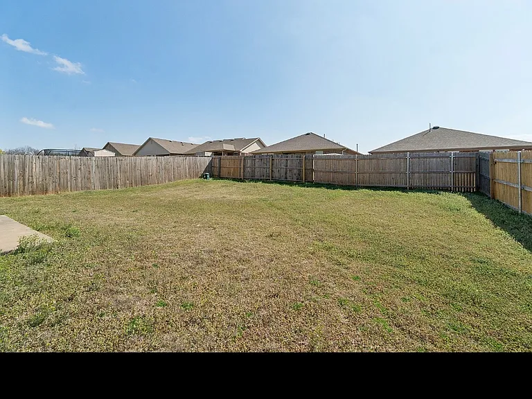 9524 SW 25th St — Photo 18