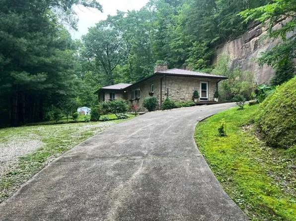 984 Old Abbott Mountain Rd, Prestonsburg, KY 41653