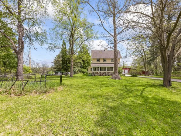 112 South Cushing Park ROAD, Delafield, WI 53018