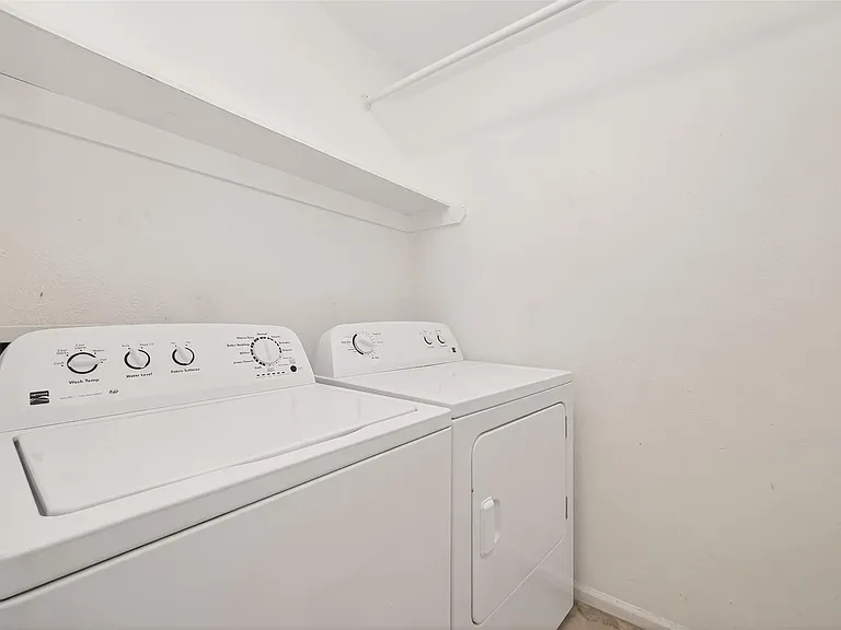 34 Green Slope Pl — Photo 32