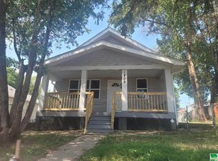 1405 W 2nd St, Sioux City, IA 51103
