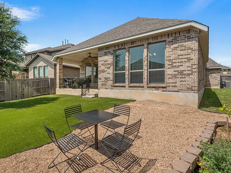 343 Eagle Ford Dr — Photo 31