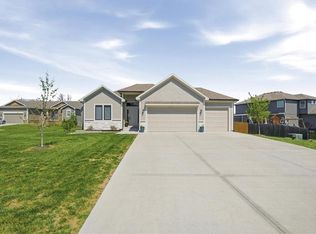 21010 W 225th St, Spring Hill, KS 66083