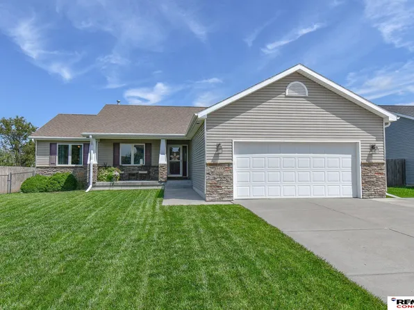 13470 Montrose Ct, Waverly, NE 68462