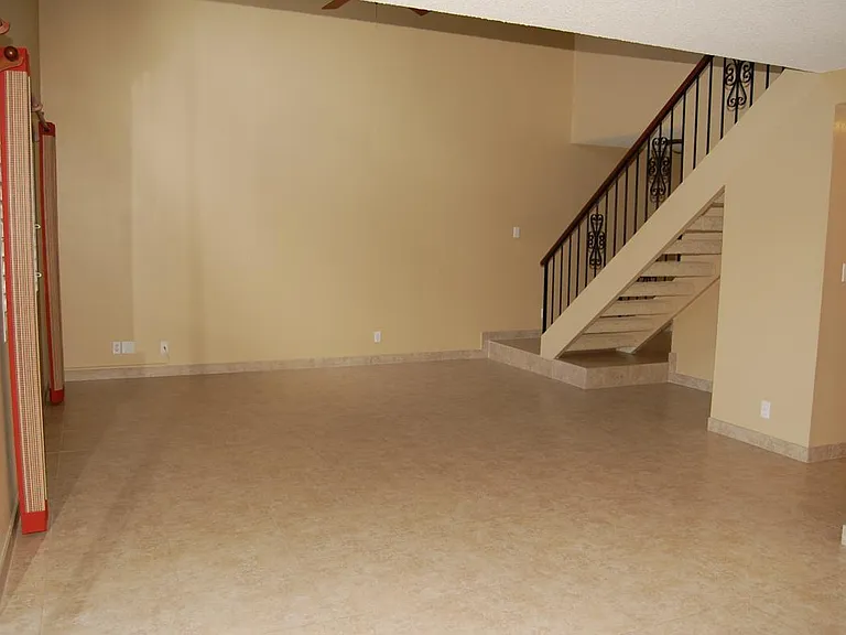 559 Keolu Dr — Photo 7