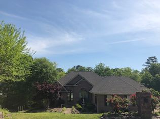2563 Chimney Lake Cir, Soddy Daisy, TN 37379