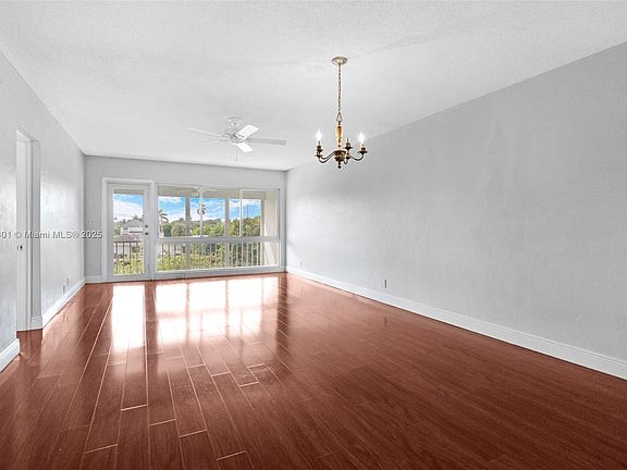 3rd image of 900 SW 12th St APT 306
