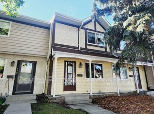 190 Tudor Ln NW, Edmonton, AB T6J3T5