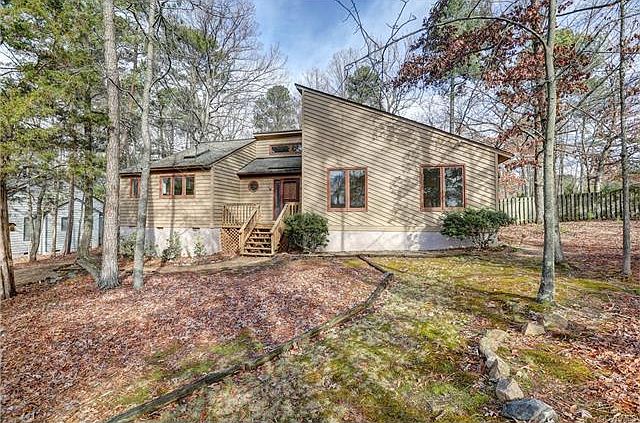 1st image of 1906 Cambridge Cir