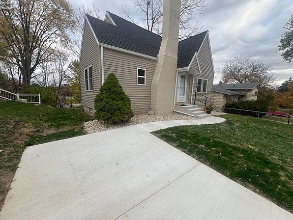 2nd image of 609 S Wood St