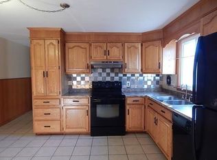104 Bardon St, Chicopee, MA 01020