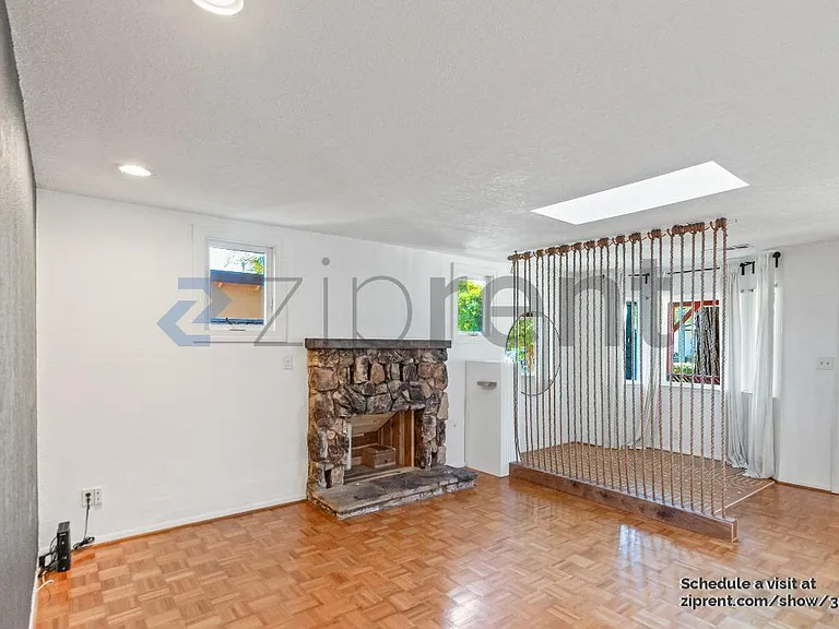1038 Colton Ave — Photo 6