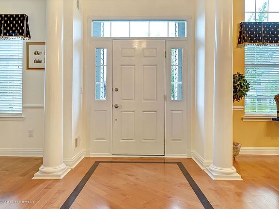 4th image of 40 Dunberry Dr