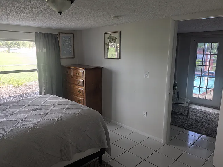 3003 Taunton Dr W — Photo 3