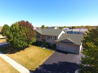 504 Wimbleton Trl, McHenry, IL