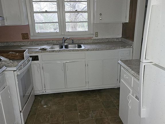 4th image of 2330 Shadowood Drive