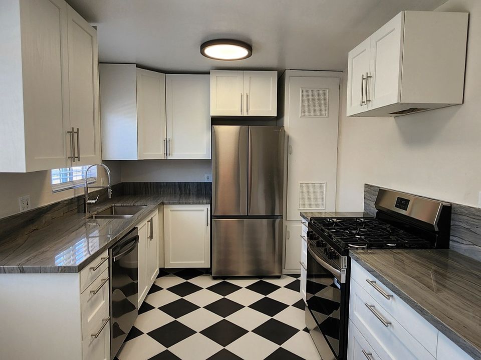 1st image of 4150 Monroe Ave #4148-1/2