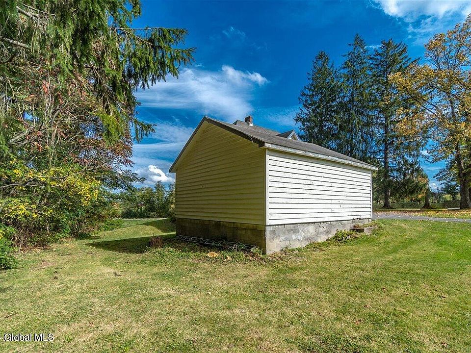 2nd image of 813 Fort Hunter Road