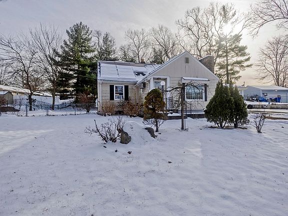 4th image of 647 Plumtree Rd