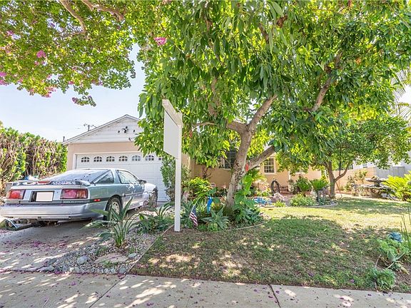 2nd image of 8960 Gladbeck Ave