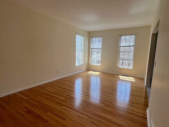 4th image of 12 Summerfield Dr Unit 12