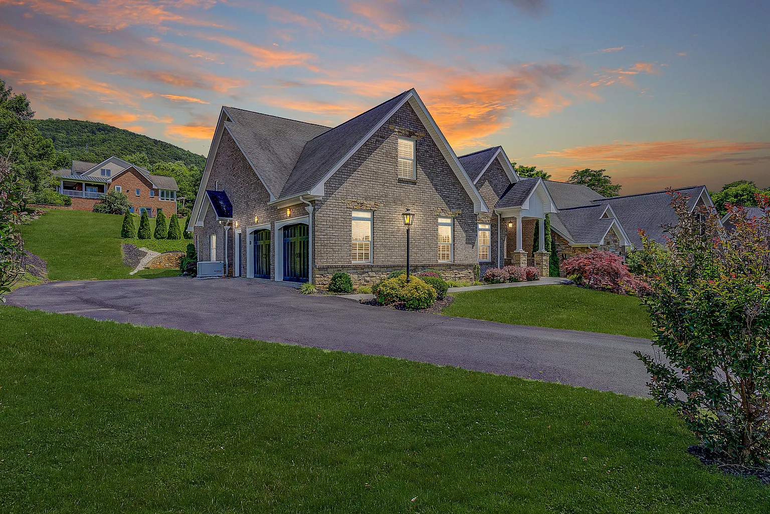 200 Stonecreek Way photo 1