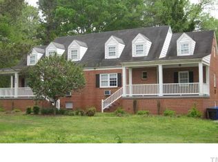 409 W Main St, Clinton, NC 28328
