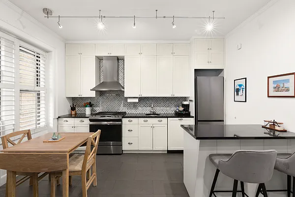 Kitchen, photo 1