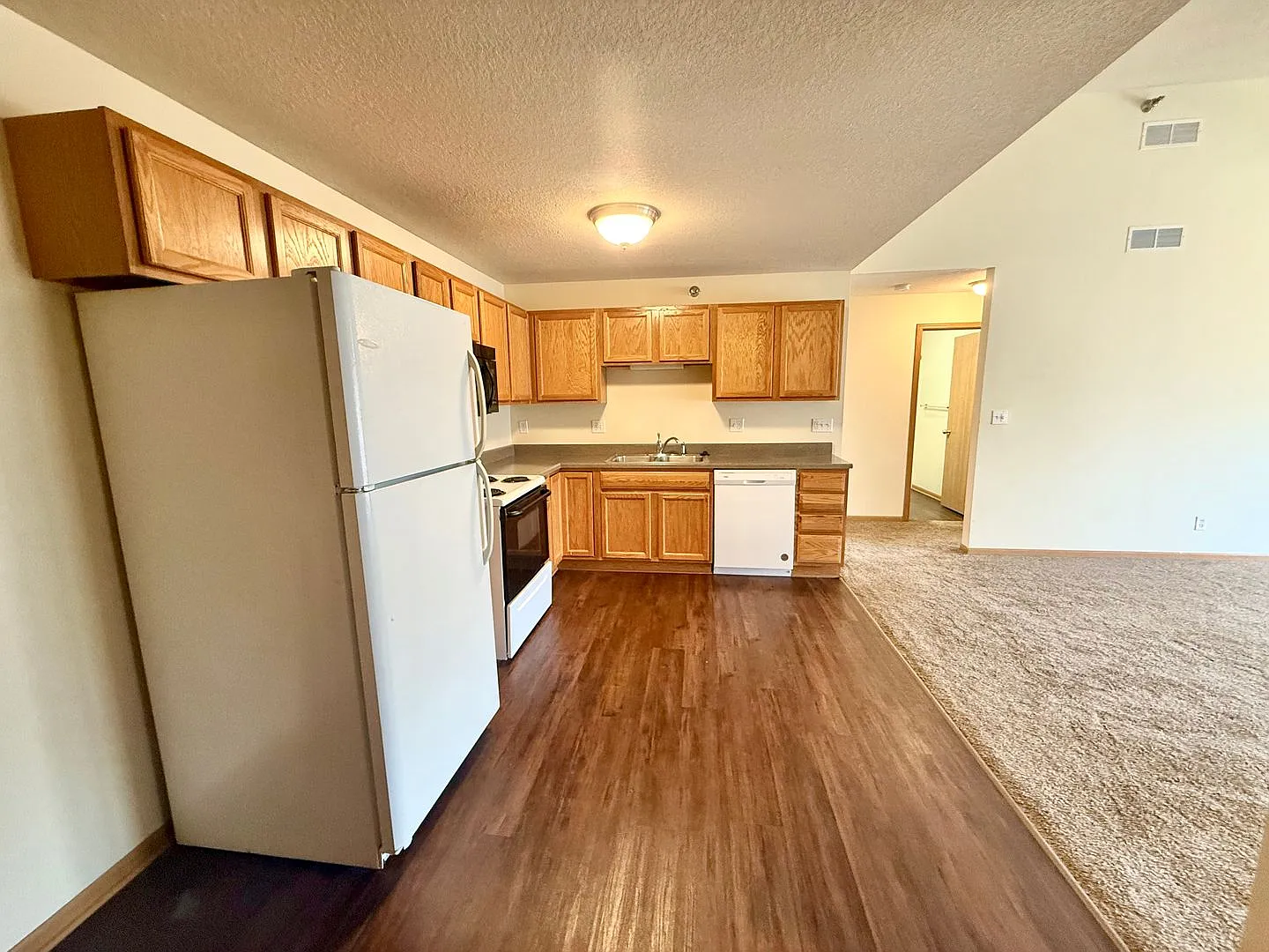 227 Crystal St — Photo 2