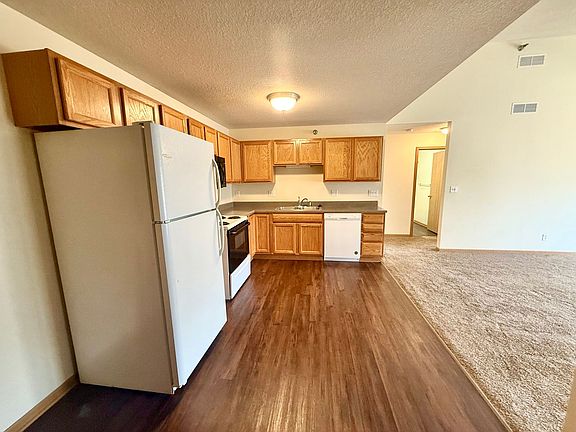 2nd image of 227 Crystal St #140ebbfe0
