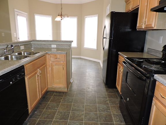 5th image of 7182 Fernbank Ln