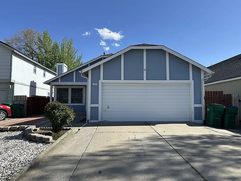 1213 Lawton Ct — Photo 2
