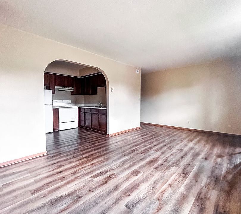 1st image of 3210 Oak Knoll Dr APT 2