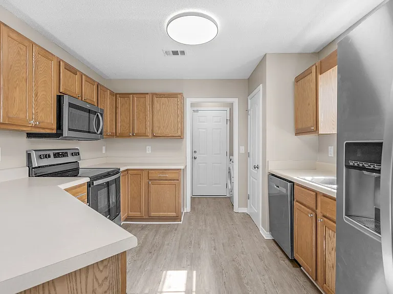 1477 Sturbridge Pl — Photo 9