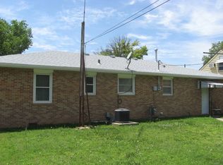 216 S Reed Ave, Lyons, KS 67554
