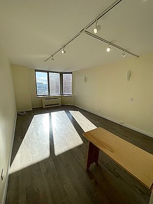 3rd image of 500 W 43rd St APT 15A