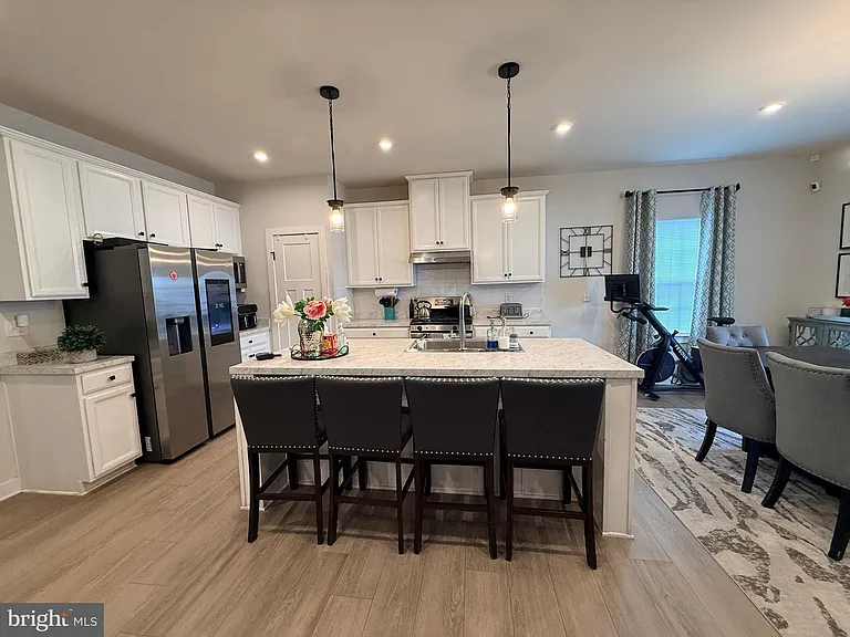 99 Weston Dr — Photo 4