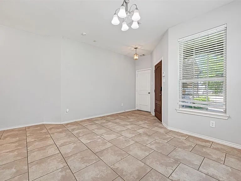 1326 Seagler Pond Ln — Photo 9