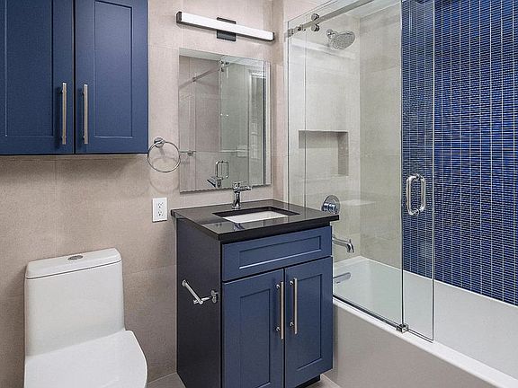 4th image of 465 W 23rd St #7CD