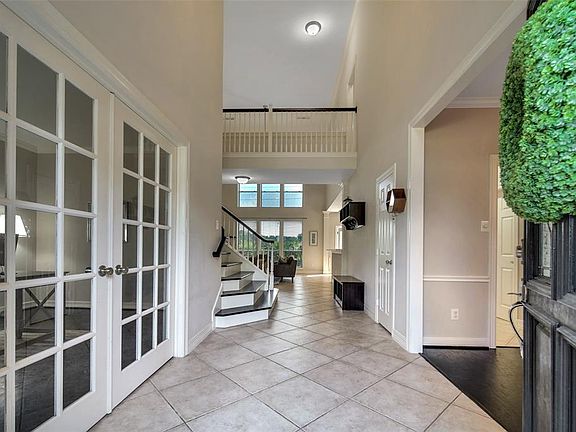 5th image of 3411 Lawson Dr