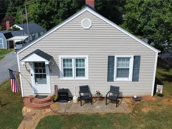 311 Elk Spur St, Elkin, NC 28621