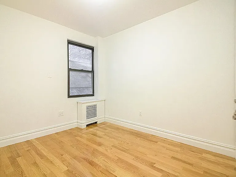 325 E 78th St #3C — Photo 2