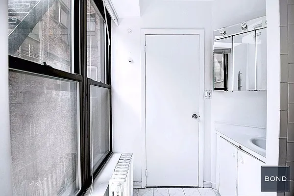 Rented by Bond New York | media 15