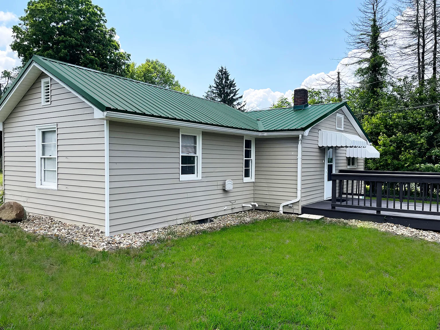 3 bed, 968 sqft, $1,675 — Photo 3