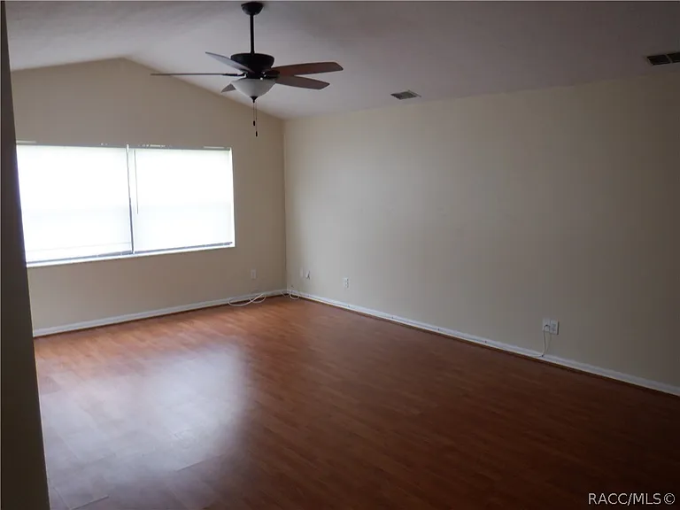 335 E Falconry Ct — Photo 17