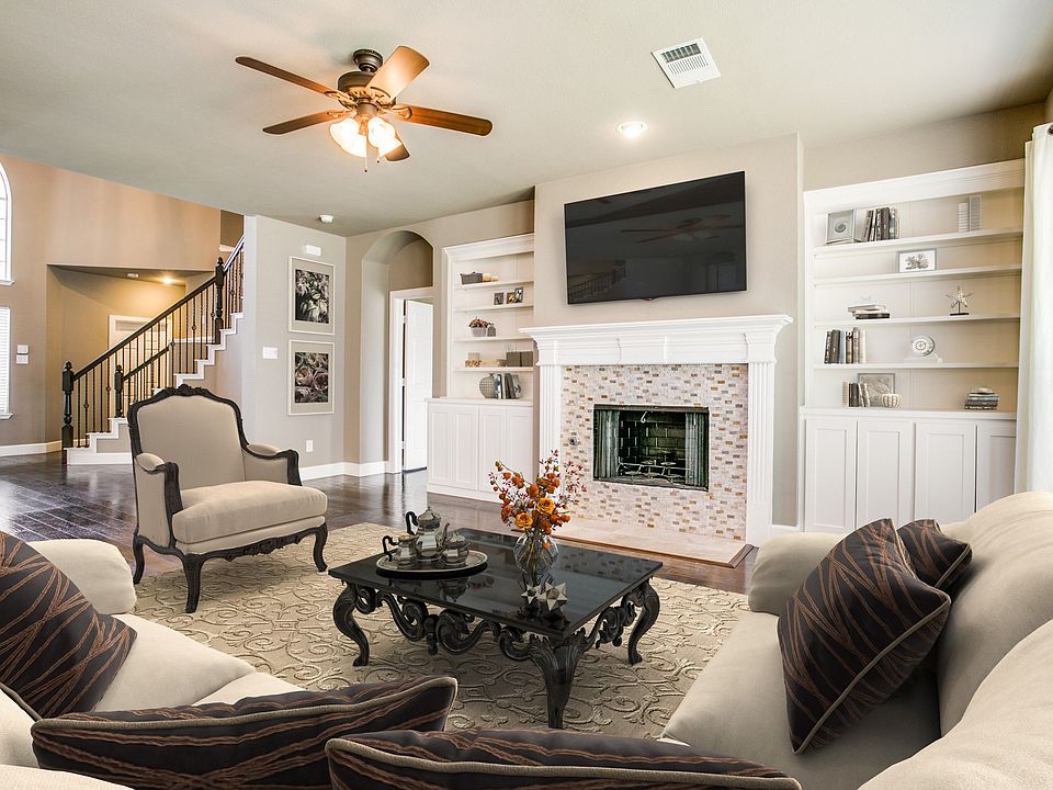 0_6521TearoseVSFamilyRoom.jpg